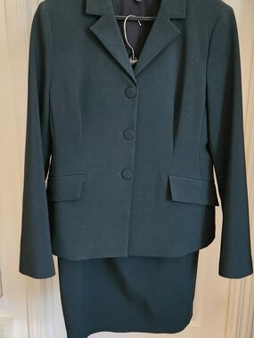 Classic Women's Dark Green Tailored Jacket and Skirt Set